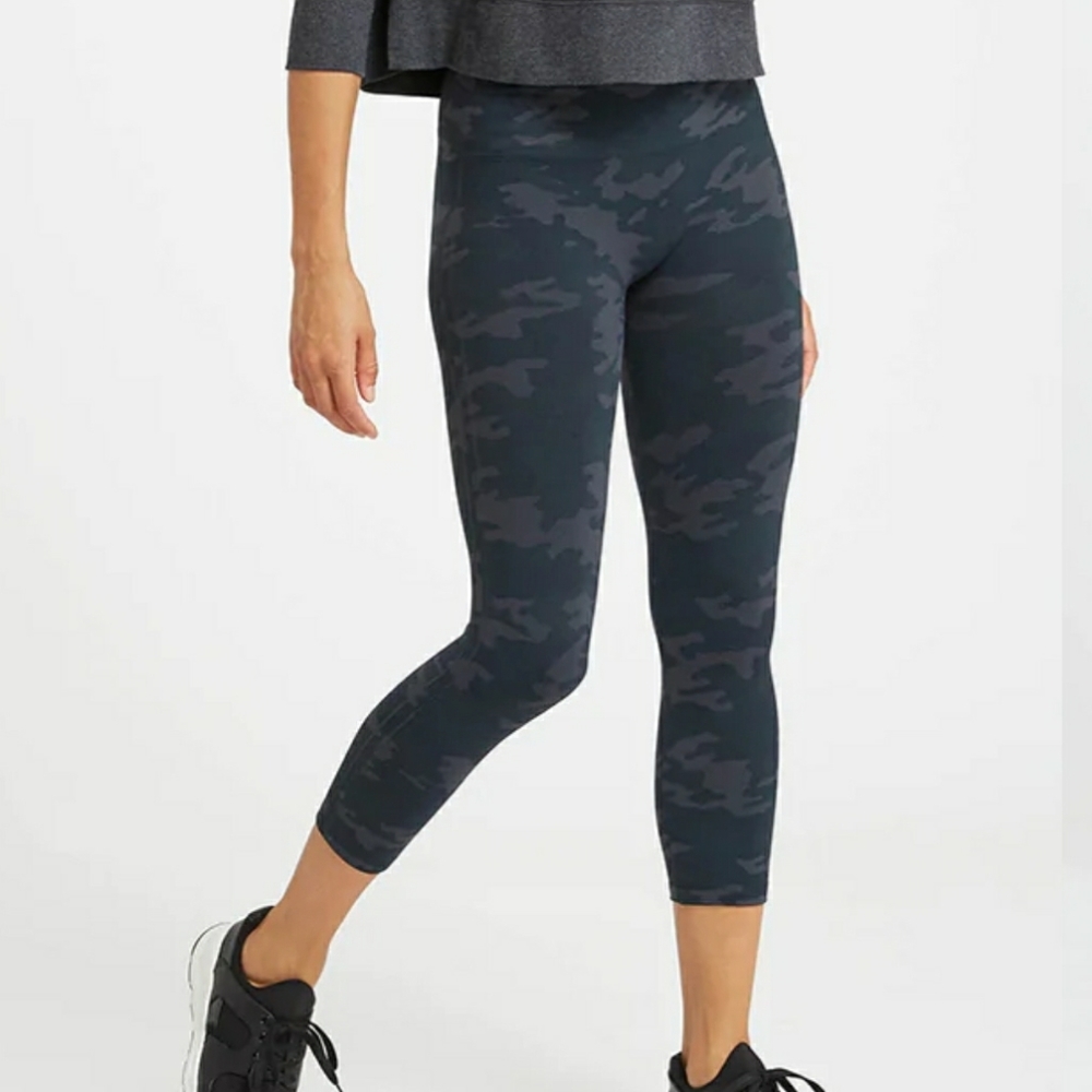 Spanx Camo Seamless Leggings size xs